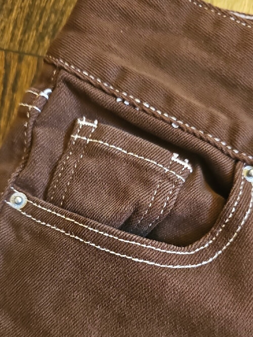 Women’s Brown Low-Rise Flare Jeans - Classic Style - Picture 8 of 11
